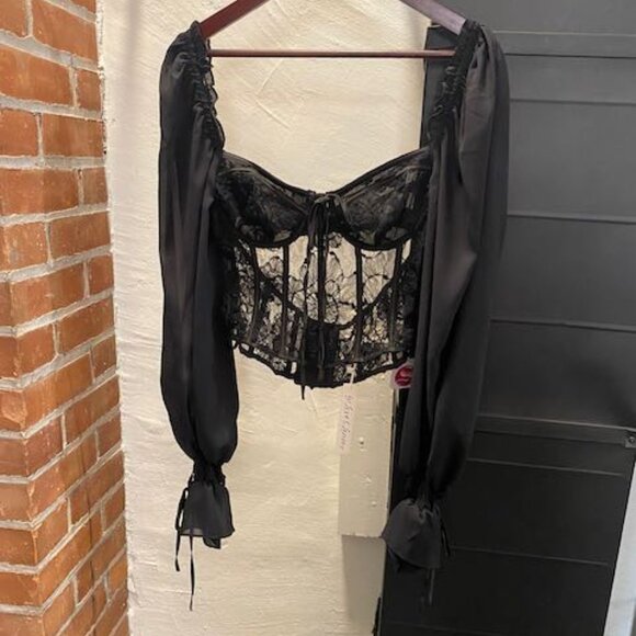 Sade Top - Picture 1 of 15